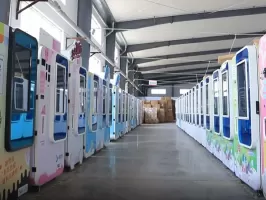Многофункциональный интеллектуальный торговый автомат мороженого